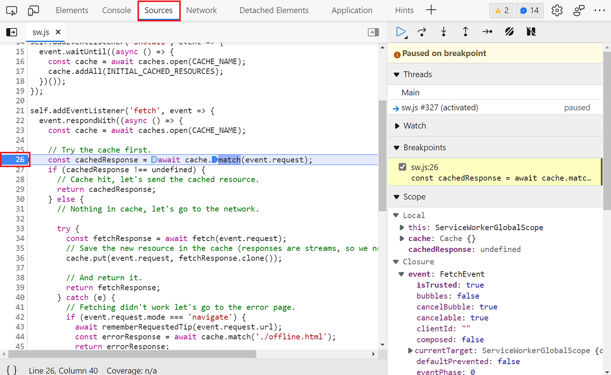 Снимок экрана инструмента Sources в Microsoft Edge DevTools, показывающий паузу отладчика в файле сервис-воркера